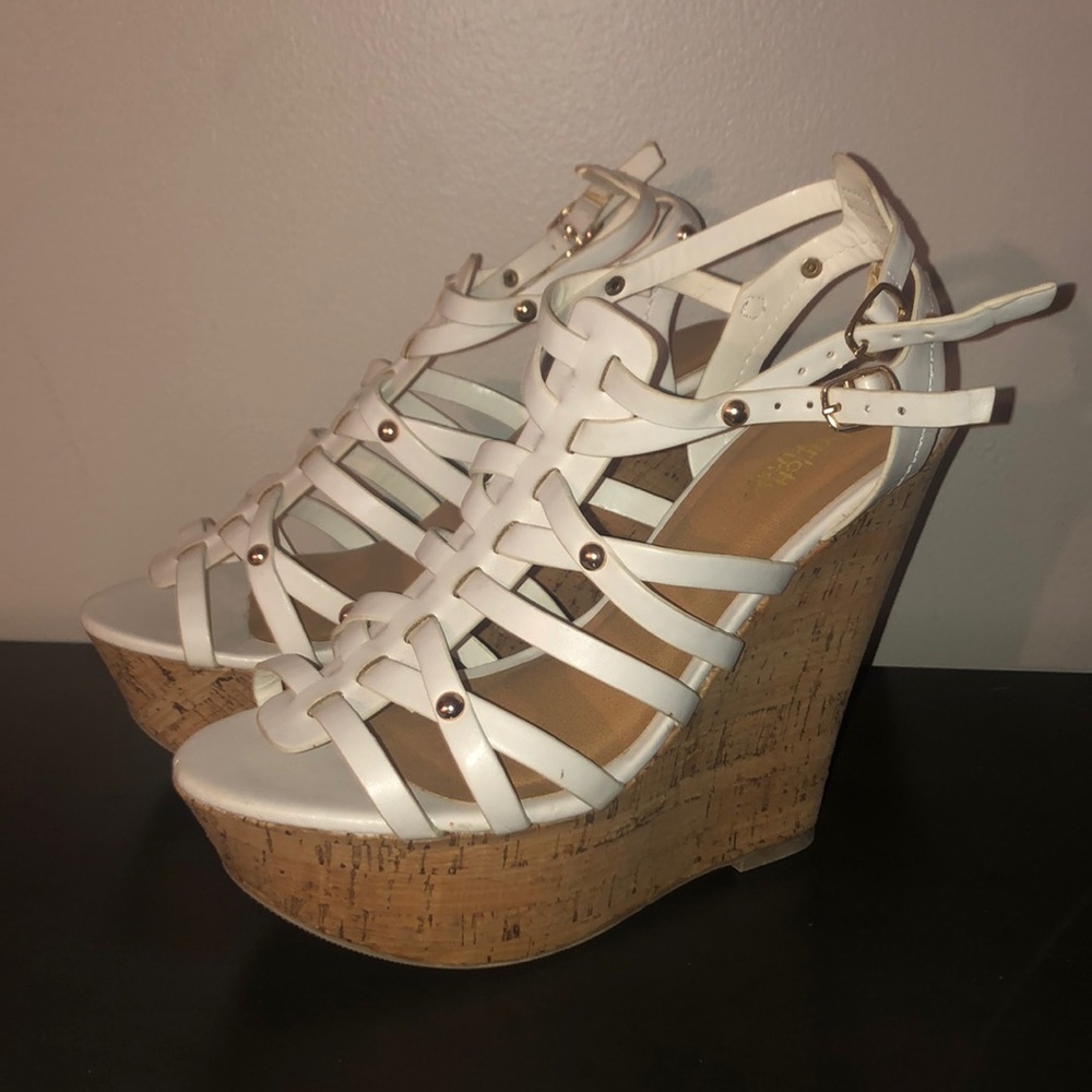 Charlotte Russe NWOT White and Brown Summer Wedges